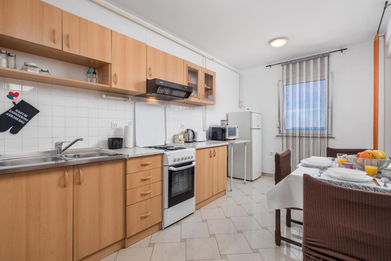Apartman Iris 2 -Rijeka Lägenhet Exteriör bild